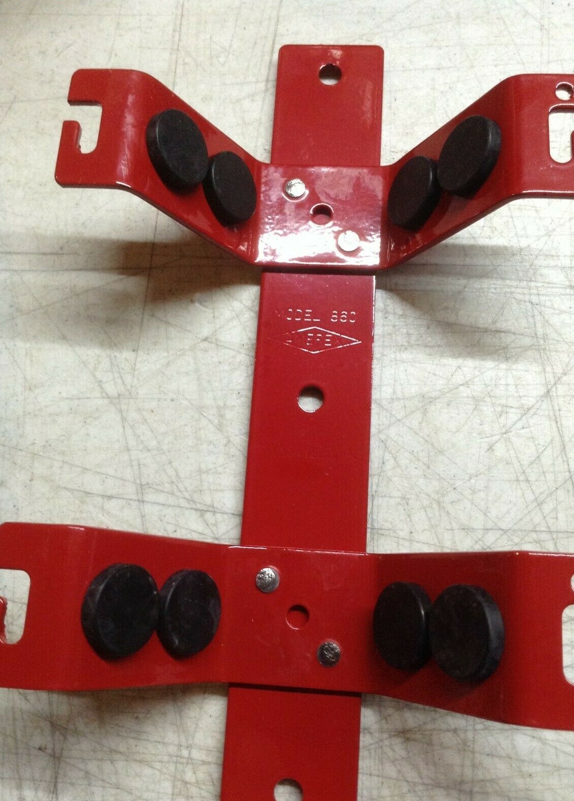 AMEREX MODEL 860 FIRE EXTINGUISHER BRACKET 3″ – 4 1/4 ” DIA, 5LBS, RED *NO STRAP