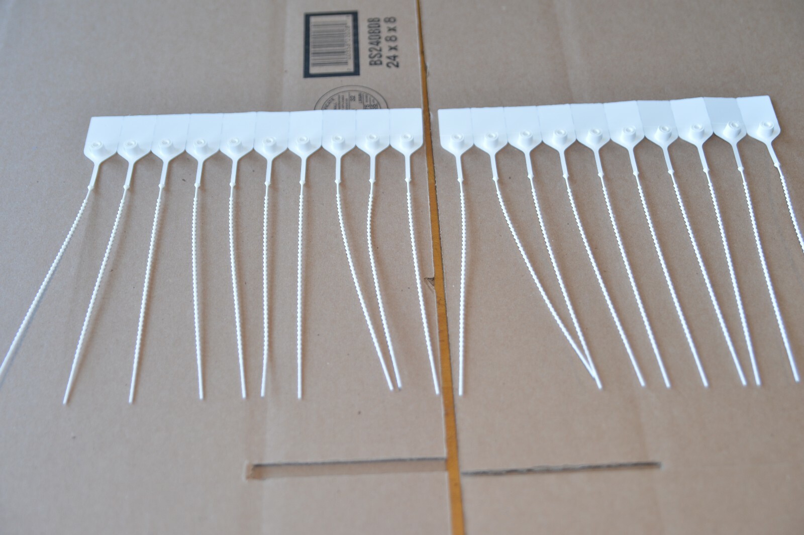 20 FIRE EXTINGUISHER TAMPER PROOF “FLAG” SAFETY SEALS (WHITE) U.L. APPROVED