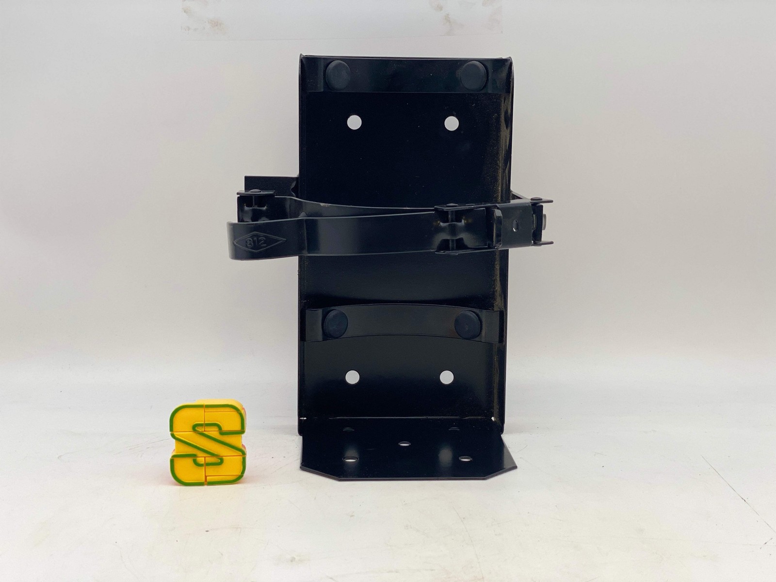 Amerex 12933 812 Box Type Mounting Bracket, Black 6″ VEH *Box of (2)* (Open Box)