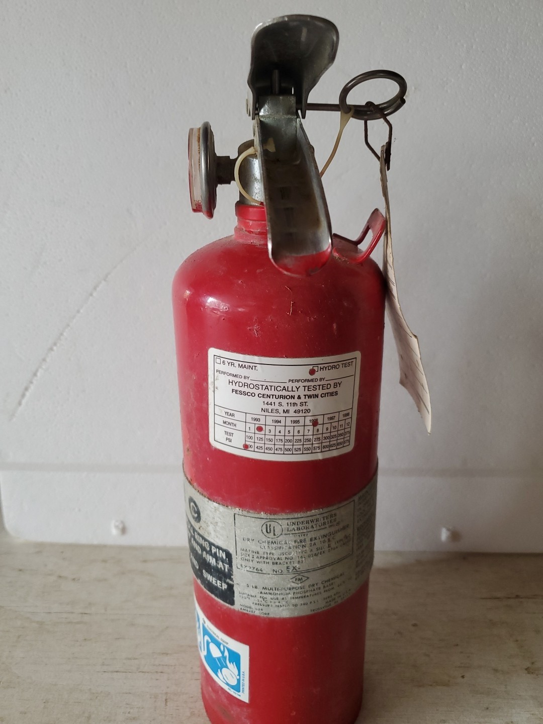Model 424 Amerex multi-purpose dry chemical 5 pound fire extinguisher NeedsRechg