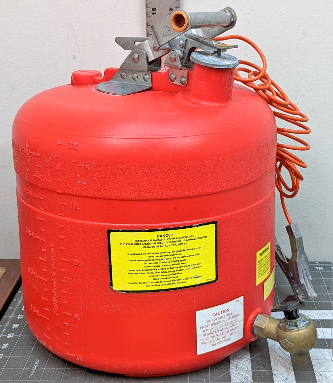 5 Gallon Polyethylene Safety Shelf Can with Bottom Faucet And Extra Ground Cable