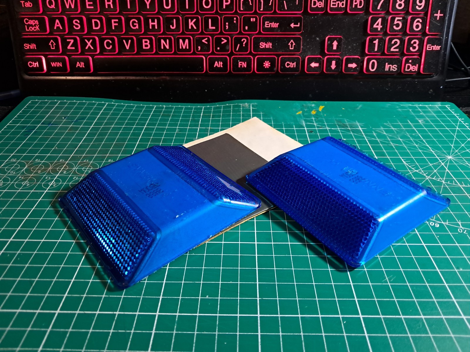 A Pair (2) of ENNIS – Stimsonite Blue Road Reflectors/Markers for Fire Hydrants