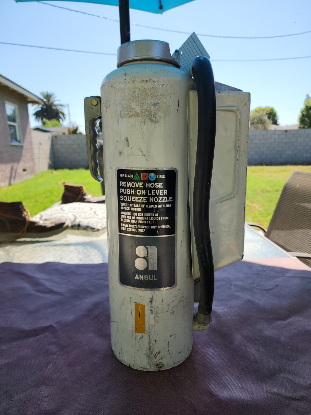Ansul Dry Chemical Extinguisher Model A 20 E, 40 B:C For Class A,B,C Fires White