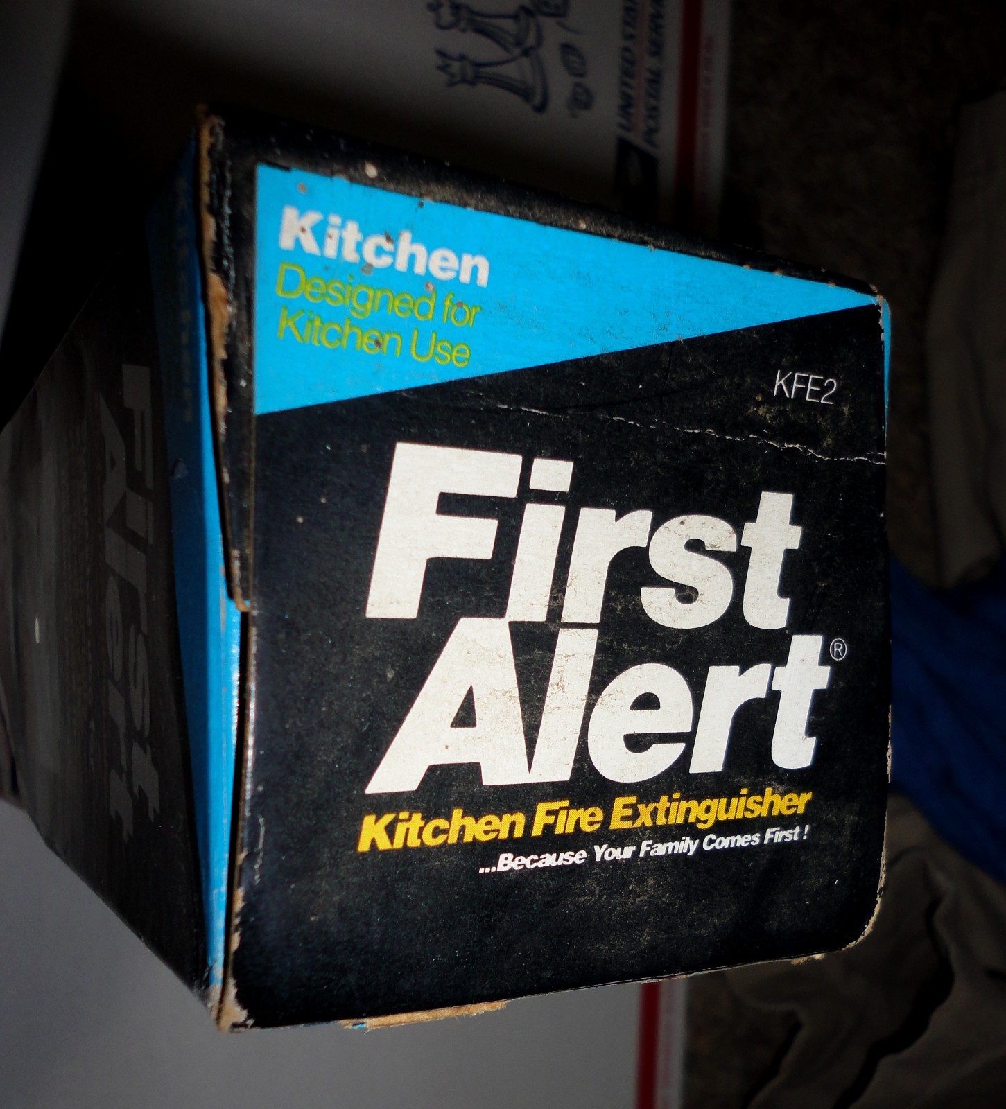 VINTAGE FIRST ALERT KITCHEN FIRE EXTINGUISHER KFE2 MFG 1990 OLD STOCK~NEW, AS IS