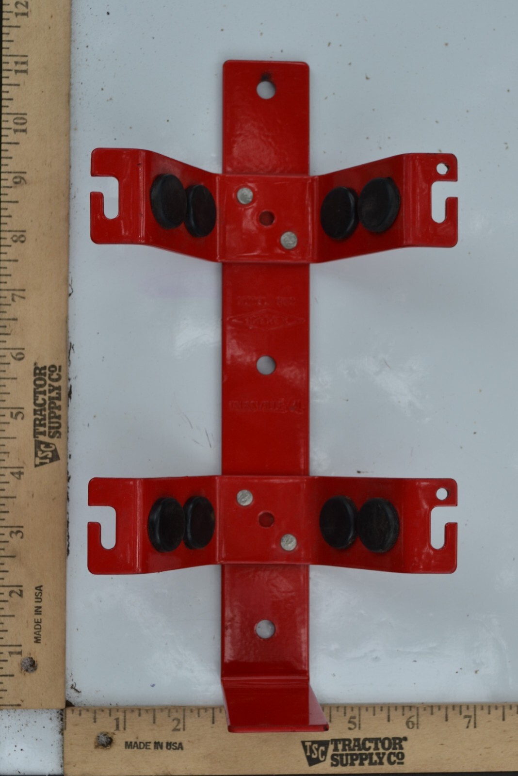 Amerex Model 860 Fire Extinguisher Bracket 3″ – 4 1/4 ” Diam. – Red – NO STRAP