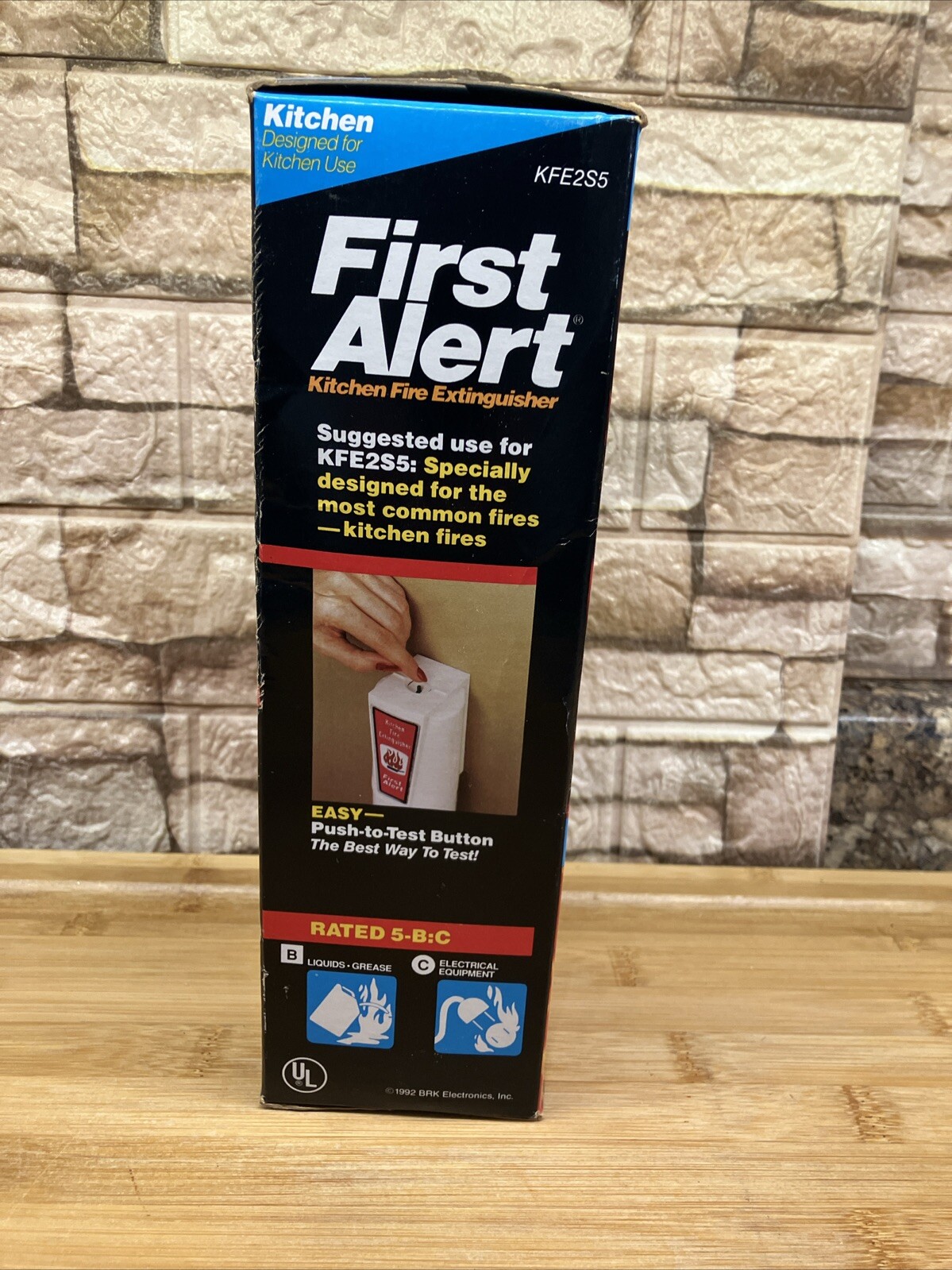 First Alert Kitchen Fire Extinguisher Liquids Grease Electrical KFE2S5 Vintage