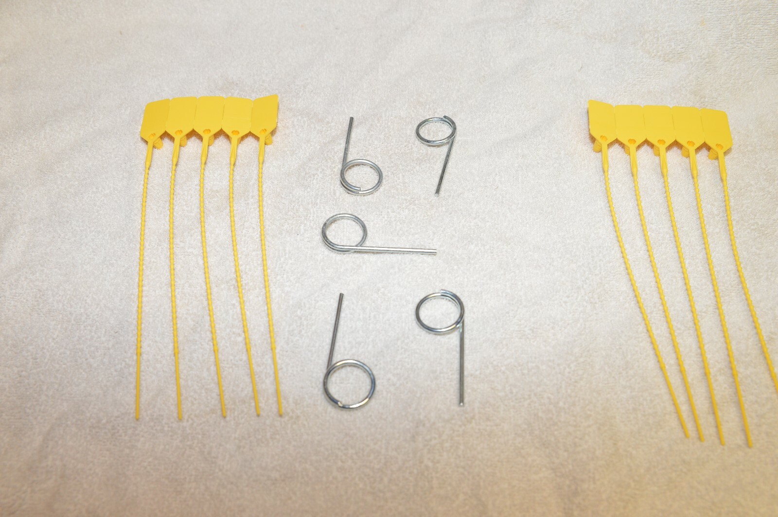10 YELLOW FIRE EXTINGUISHER TAMPER FLAG SEALS & 5 SAFETY PULL PINS U.L. APPVD.