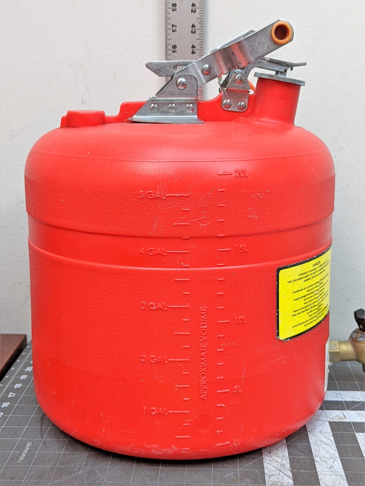 5 Gallon Polyethylene Safety Shelf Can with Bottom Faucet And Extra Ground Cable