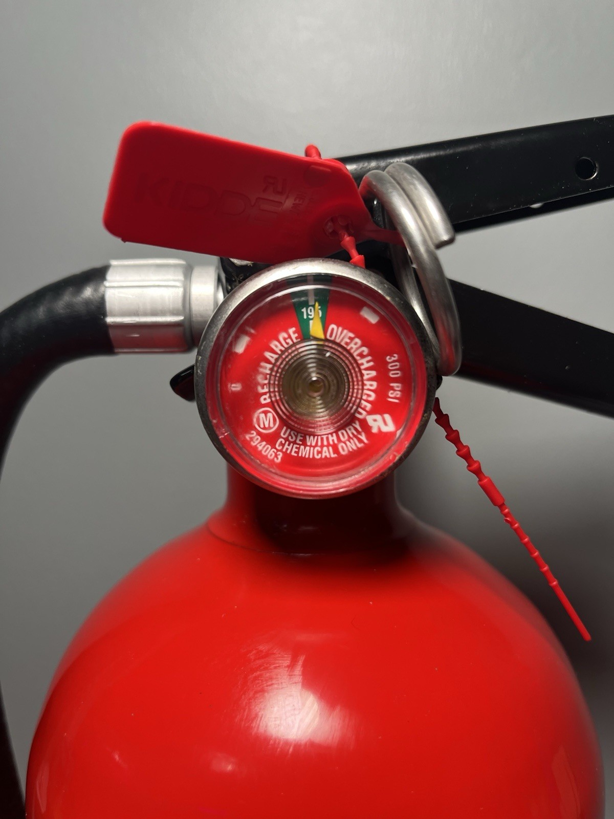 Kidde Fire Extinguisher Dry Powder Pressure Gauge Rechargeable Multipurpose