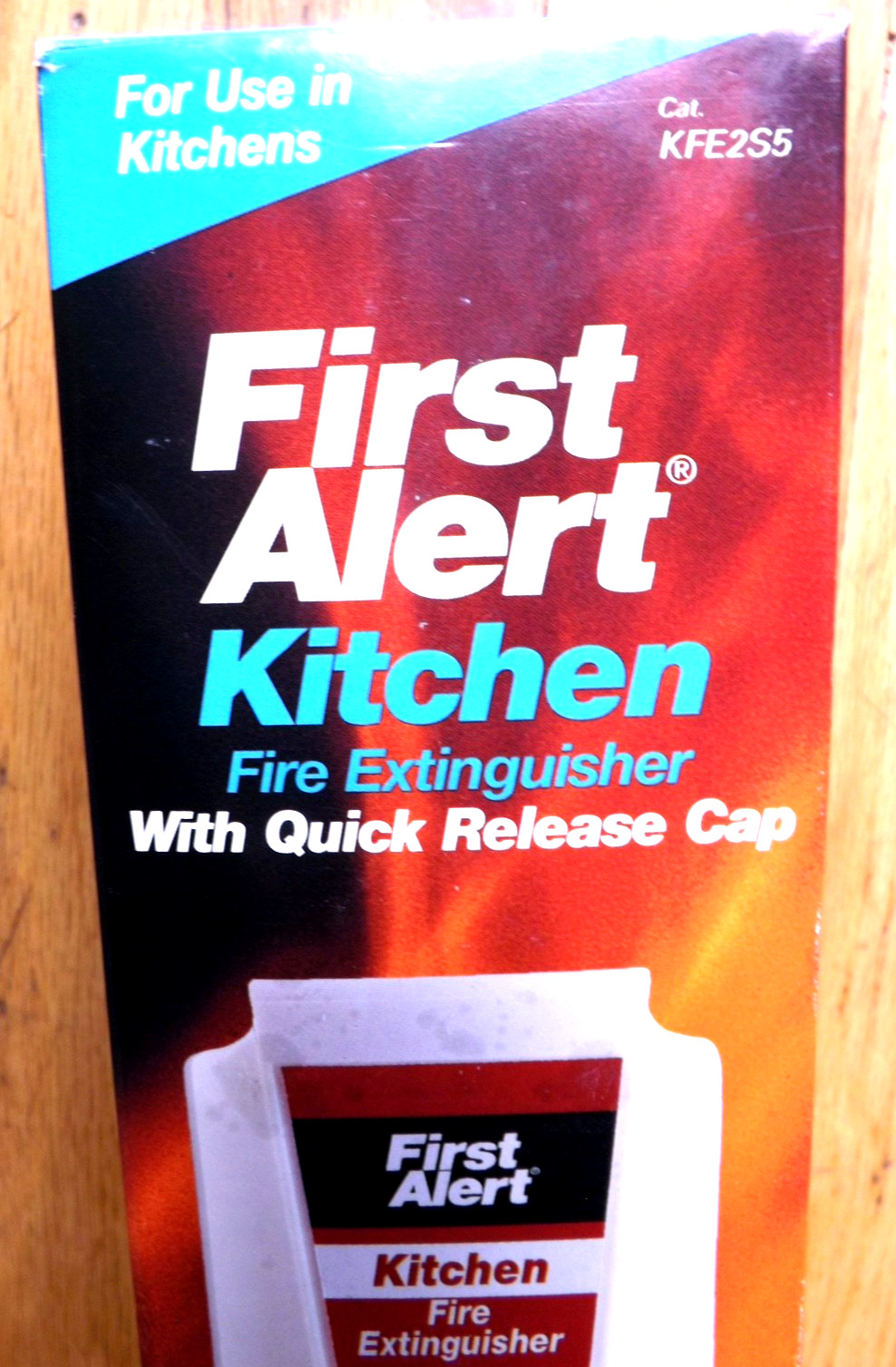 New FIRST ALERT Fire Extinguiser for Kitchen-KFE2S5 Rating 5-B:C Brand New
