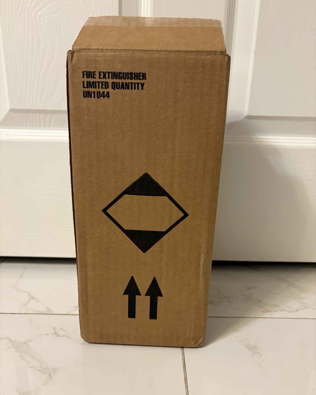 NIB First Alert Auto Dry Chemical Fire Extinguisher FESA5 UL RATED 5-B:C