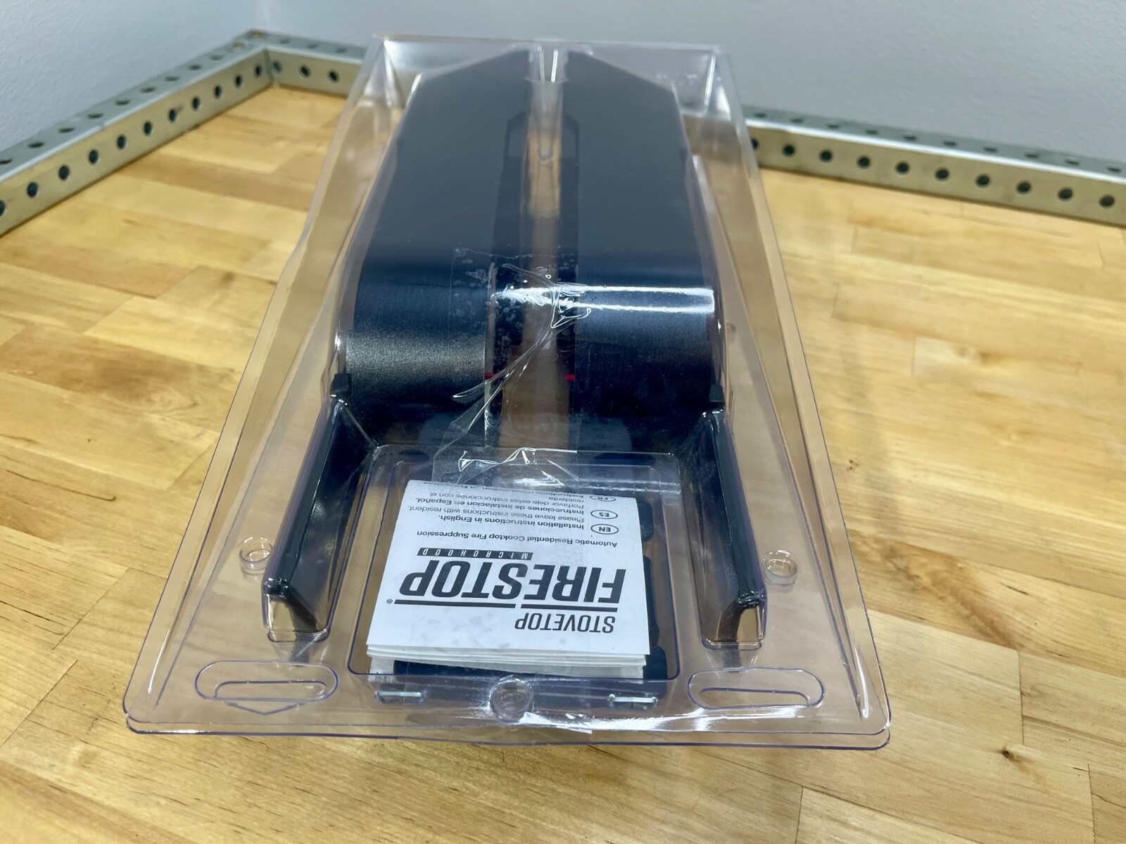 NEW StoveTop FireStop Microhood 677-2 White Automatic Fire Suppressor W / Manuel