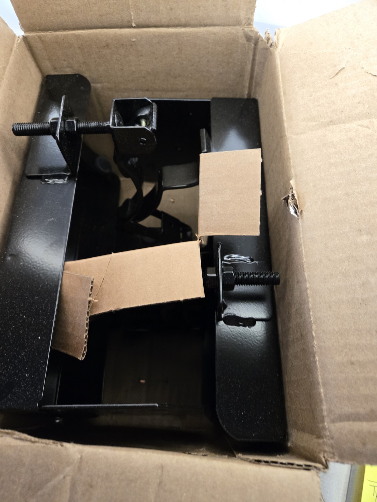 SET OF 2 AMEREX 809 STEEL HEAVY DUTY FIRE EXTINGUISHER BRACKET 12932