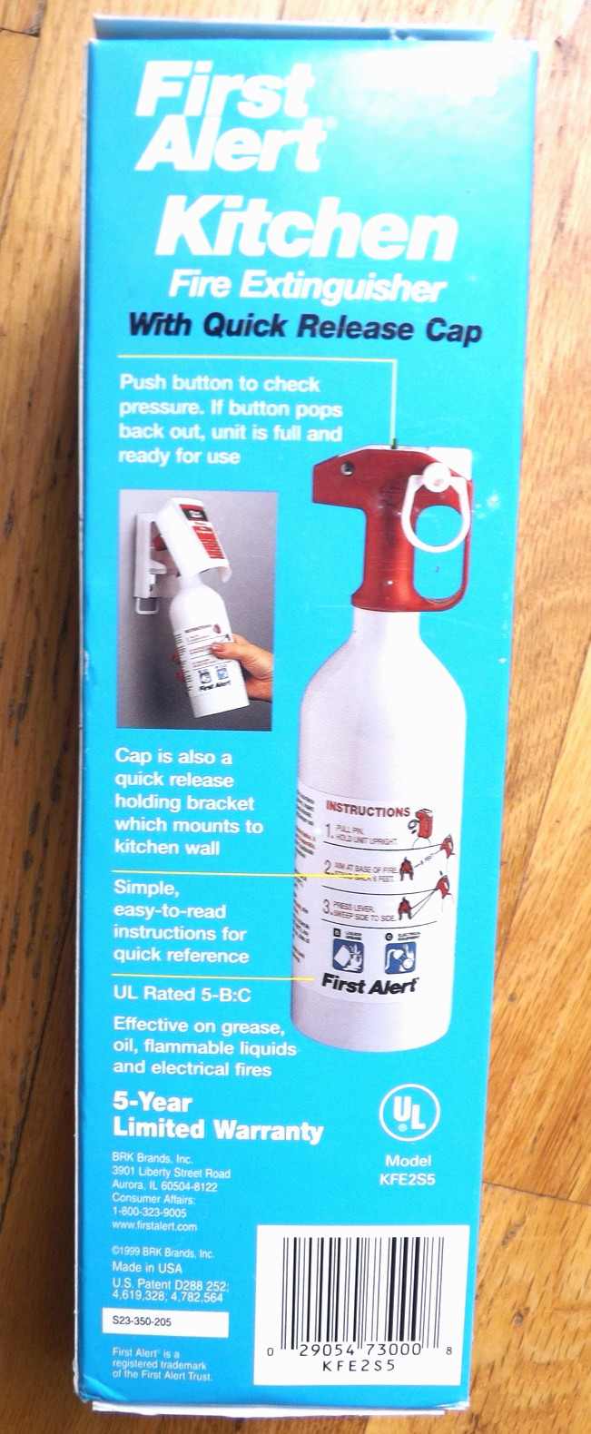 New FIRST ALERT Fire Extinguiser for Kitchen-KFE2S5 Rating 5-B:C Brand New