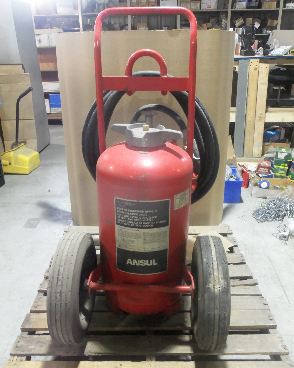 ANSUL I-K150-D 125LB RED FIRE EXTINGUISHER TYPE B AND C PURPLE DRY 2-WHEELED AK