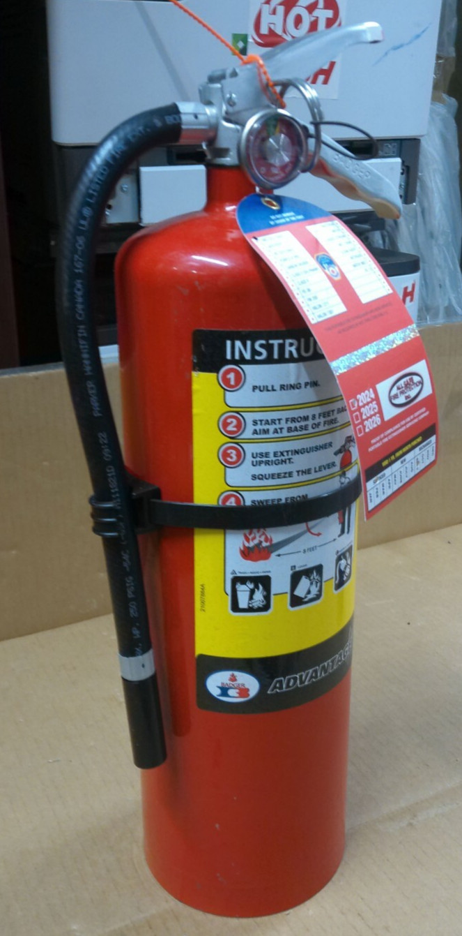 BADGER Fire Extinguisher: 10 lb Extinguisher, 10-MB-8H ABC Serviced May 2024