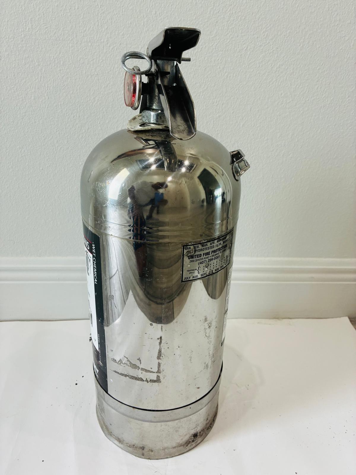 Badger WC-100 Fire Extinguisher 6 Liter Class K