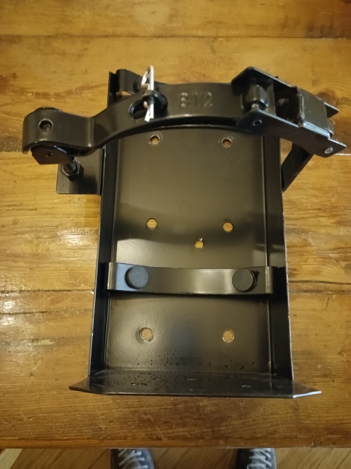 Fire Extinguisher Bracket Steel Amerex 812 11-Gauge Steel, 6″ Adjustable