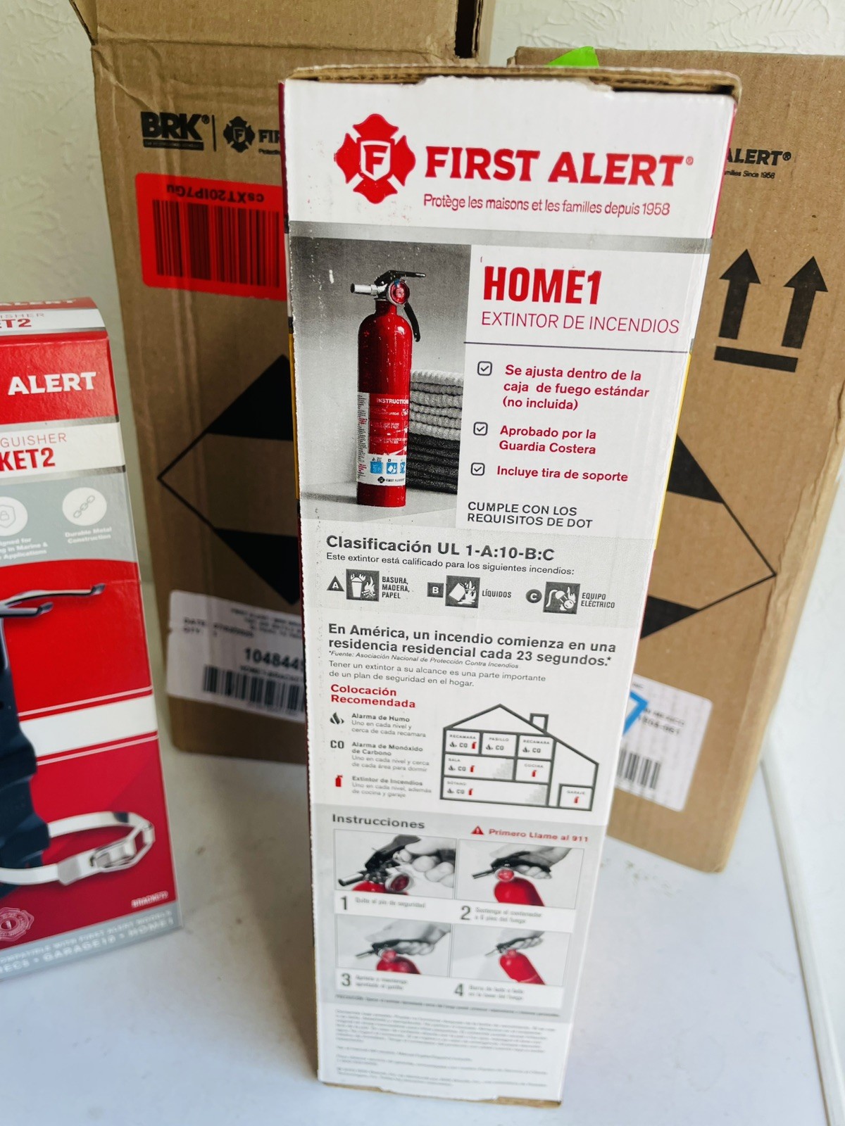 Set of 2 FIRST ALERT HOME1 Fire Extinguisher First Alert + Brackets Bracket2