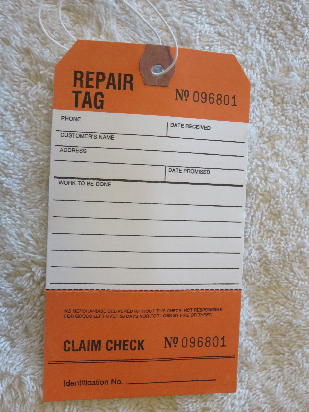 🎯🎯LOT OF 25-“CUSTOMER REPAIR TAGS” PERFORATED W/LOOP STRING.🎯🎯