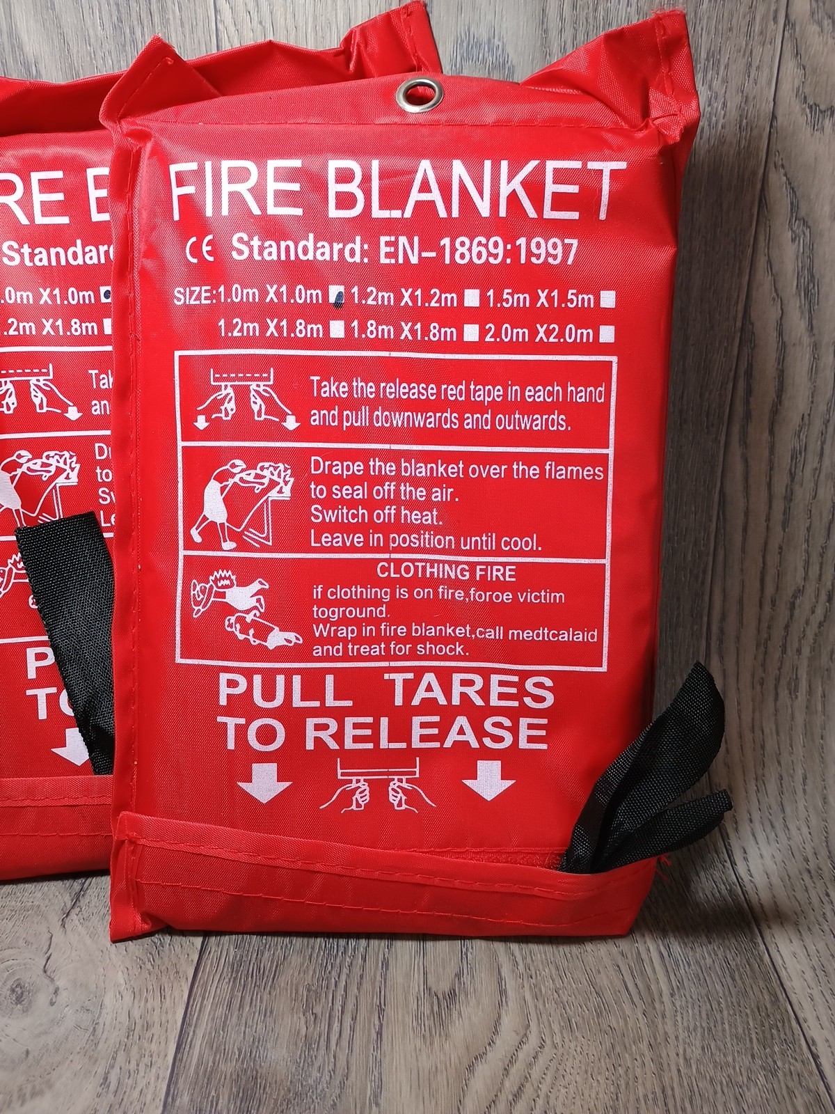 2x Fire Blanket 1.0m X 1.0m For Kitchen & Stove Top Fires or Clothing Fires