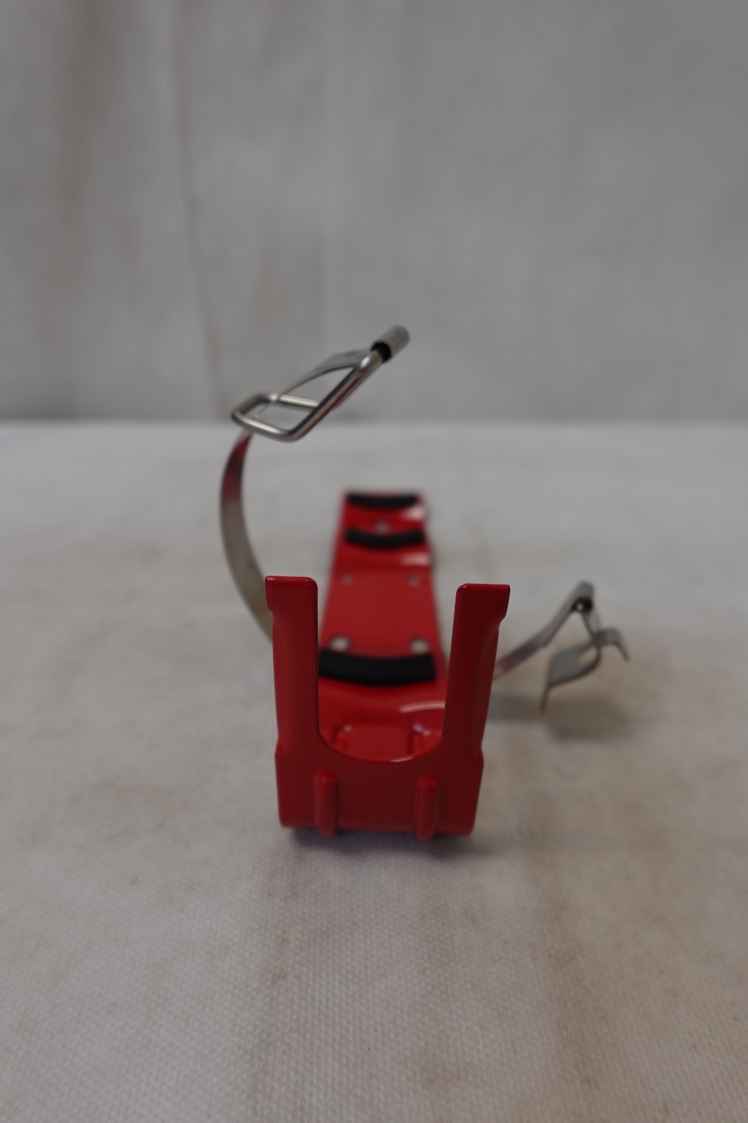 BADGER MB-250B Fire Extinguisher Mounting Bracket – Steel – 40H509 / MB-250B