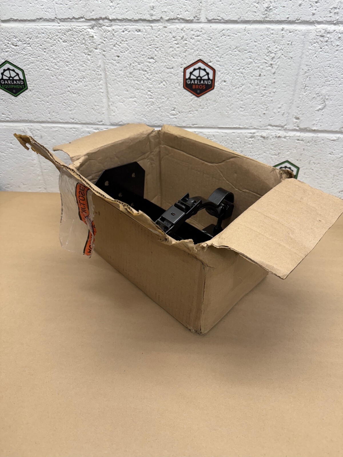 Global Industrial Amerex Fire Extinguisher Bracket, Vehicle Mount