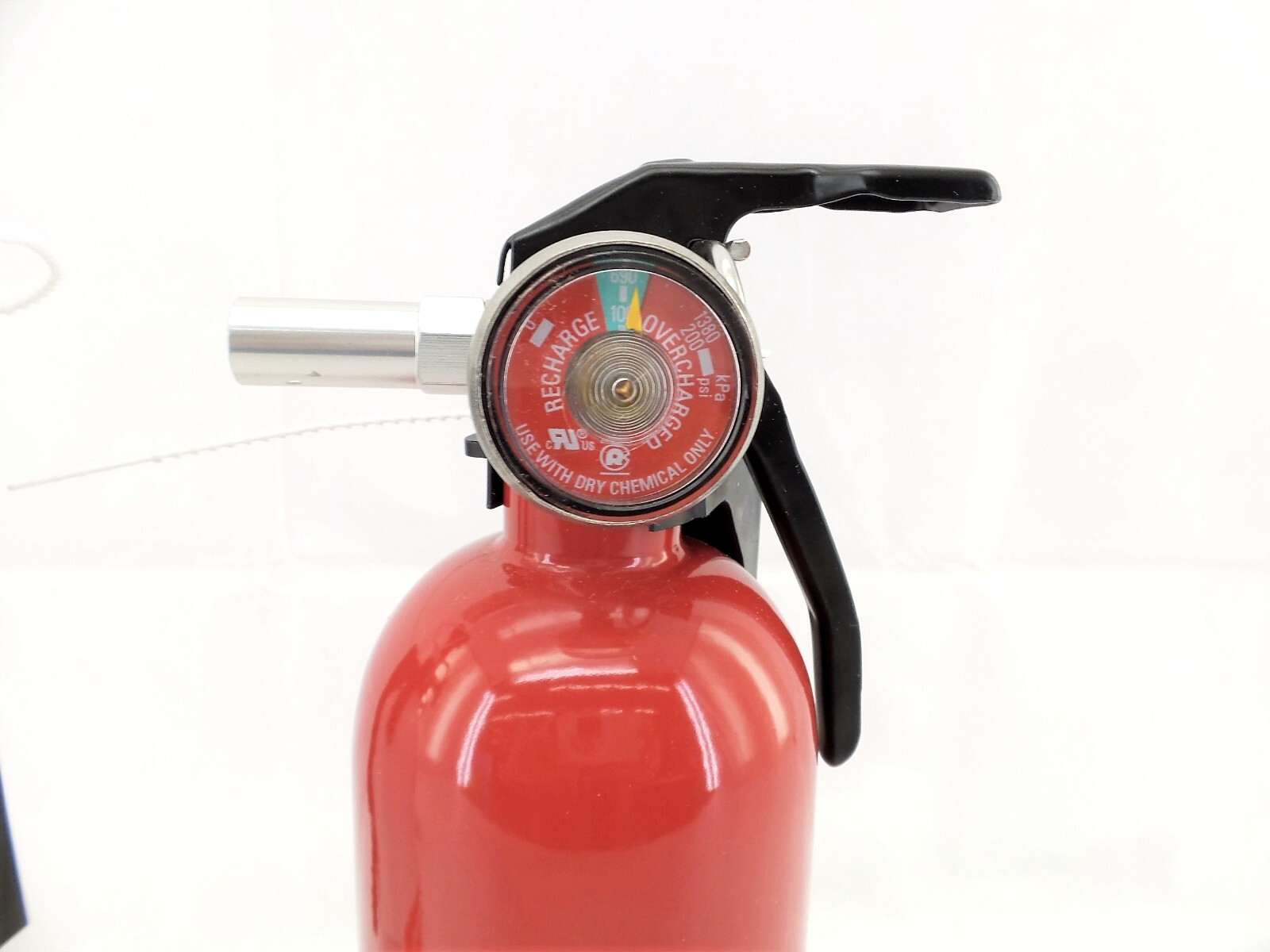First Alert Rechargeable Fire Extinguisher Home, Auto, Garage, Marine Kit