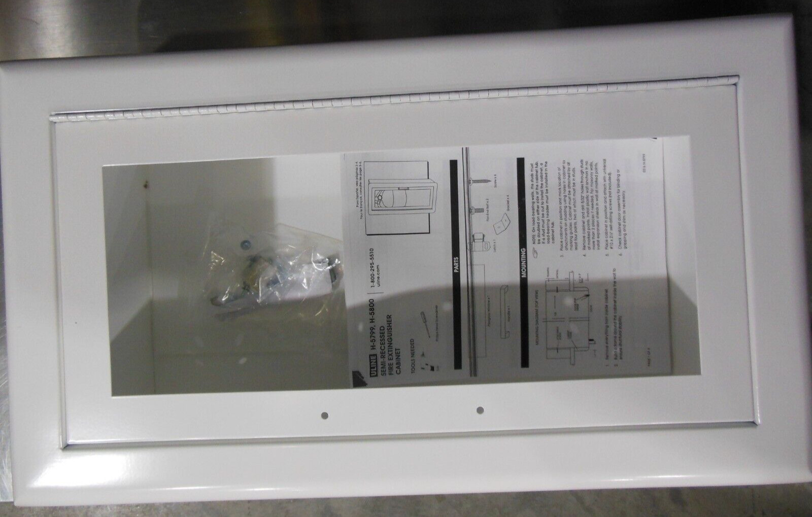 ULINE FIRE EXTINGUISHER CABINET H-5799 2.5-5 LB