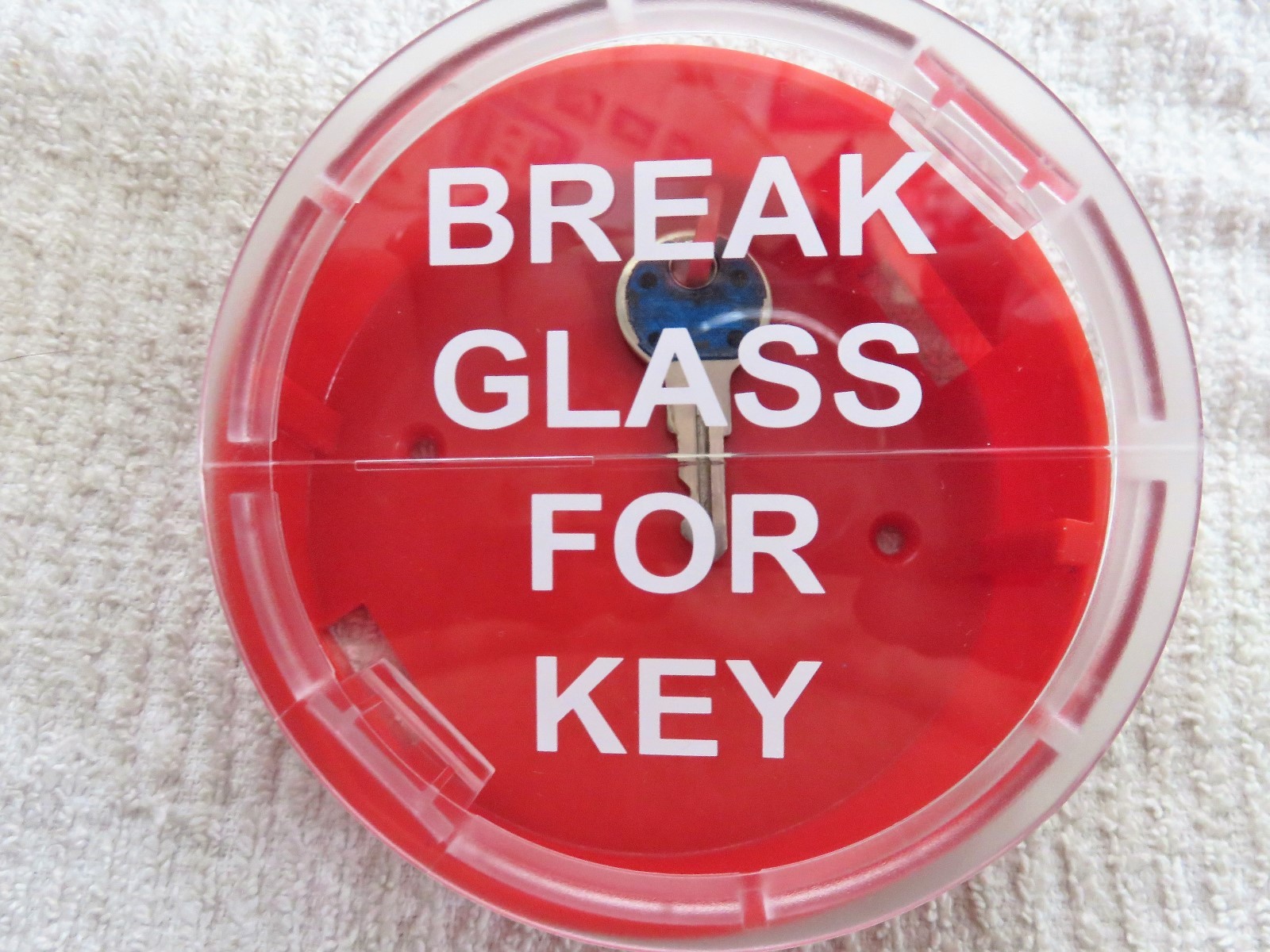 🔥🧯👉Break glass “KEY BOX” ABS Plastic…4 1/4″ diameter 🔥🧯