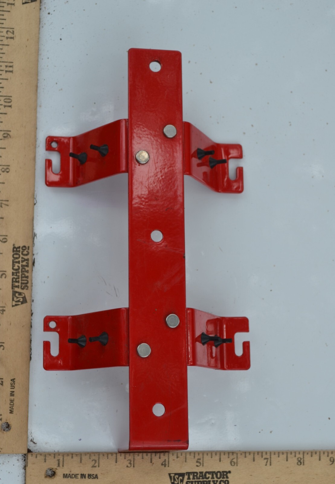 Amerex Model 860 Fire Extinguisher Bracket 3″ – 4 1/4 ” Diam. – Red – NO STRAP