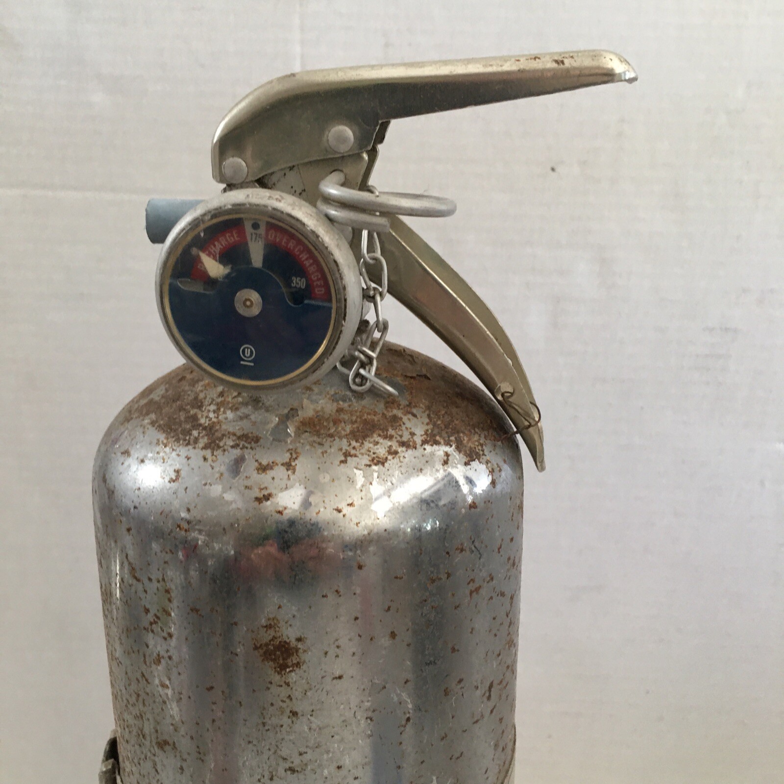 Empty VINTAGE General Solar Line Model CP-5SAL Fire Extinguisher. 5LB Chrome