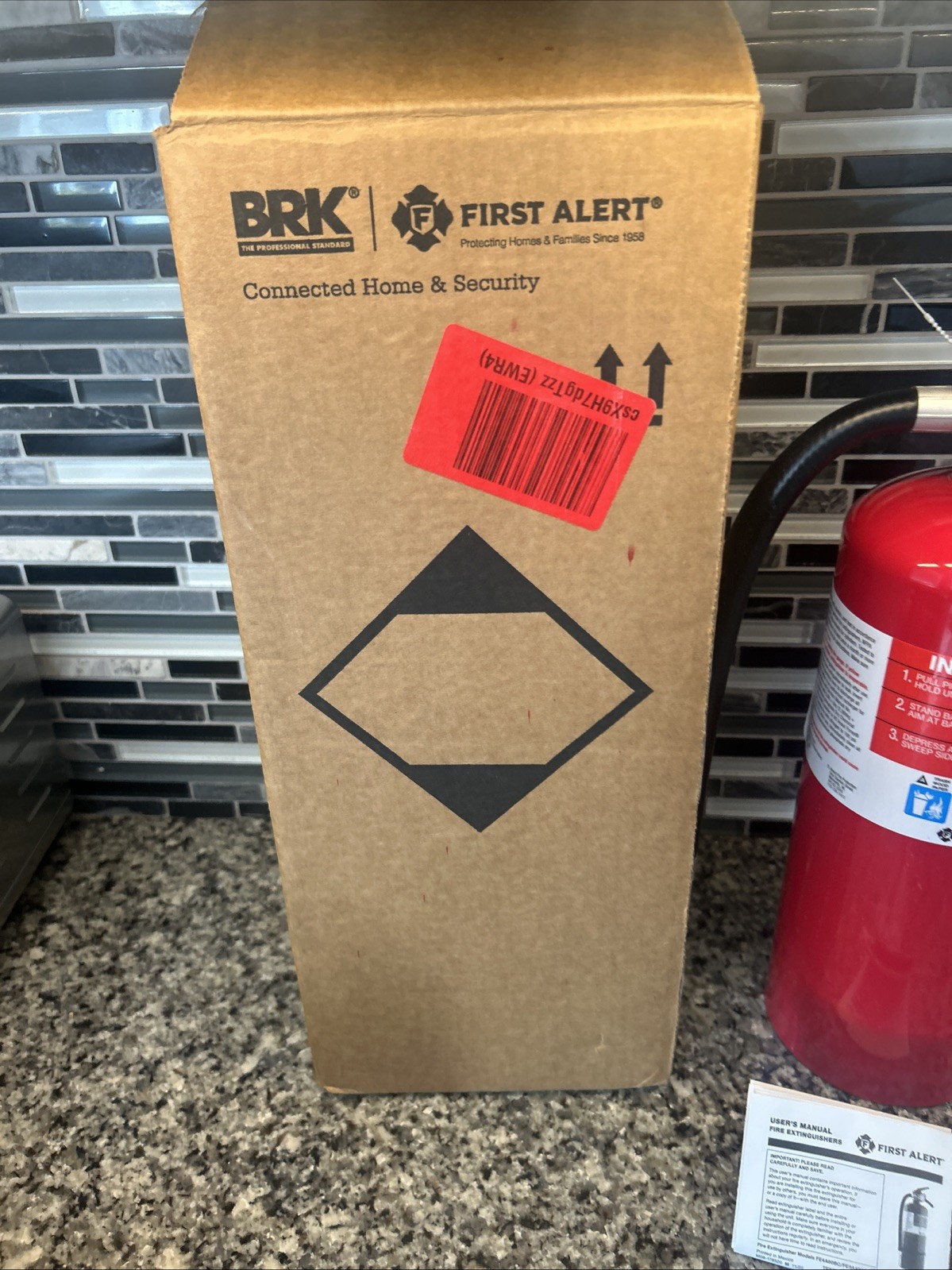 FIRST ALERT FIRE EXTINGUISHER MODEL FE2A10GR NEW UNUSED, 2025
