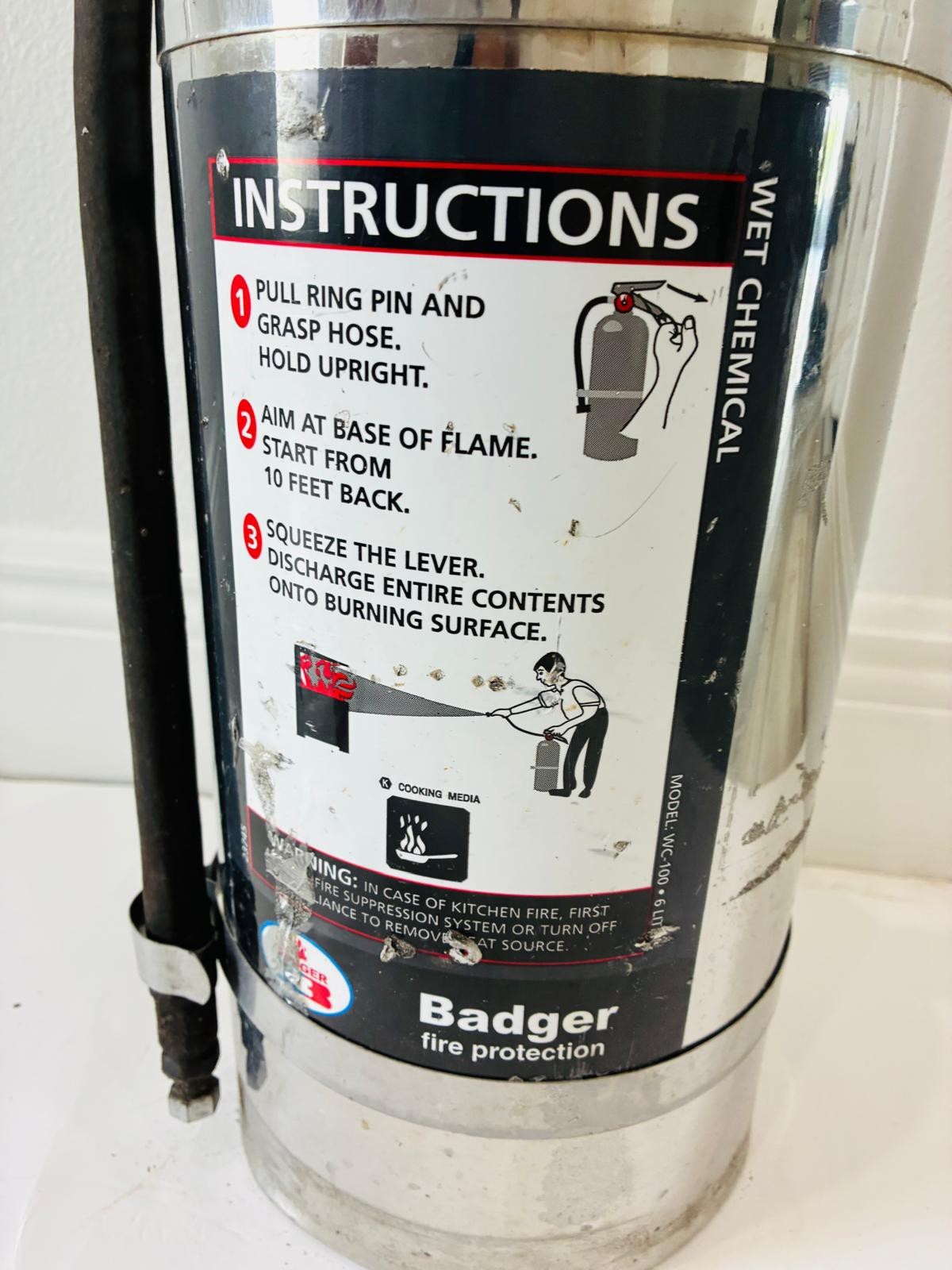 Badger WC-100 Fire Extinguisher 6 Liter Class K