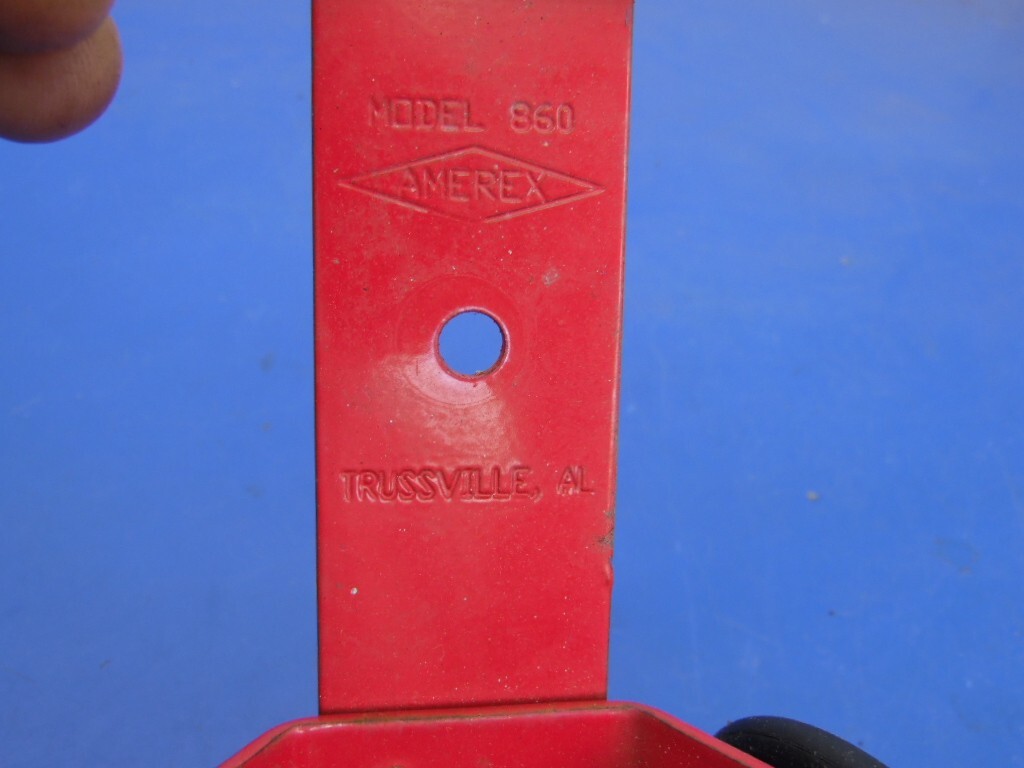 Amerex Model 860 Fire Extinguisher Bracket 3″ – 4 1/4 ” Diam. – Red
