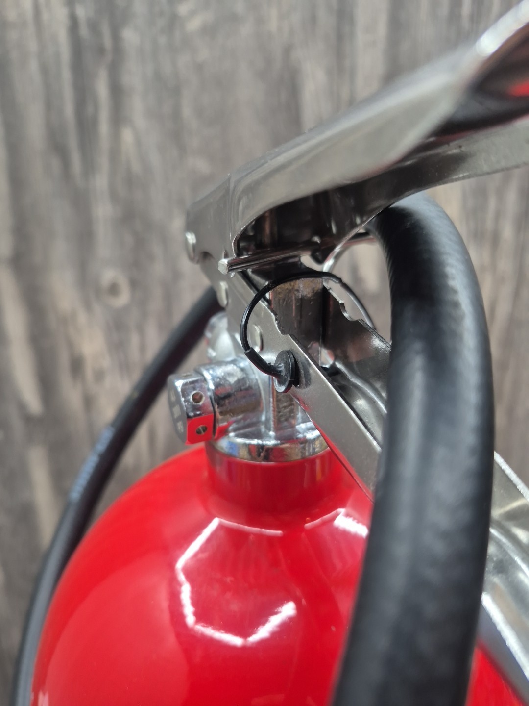 Amerex 331 Fire Extinguisher, 15 Lb Capacity, Class Bc , Ul Rating10b:C ,