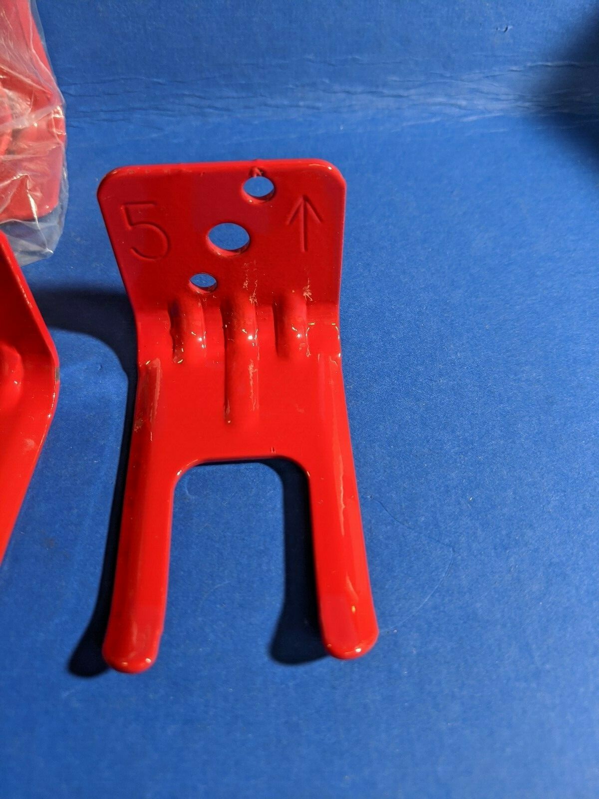 Lot of 9 Amerex 1521 Bracket Wall 819 5lb Aluminum Red (lok-315)