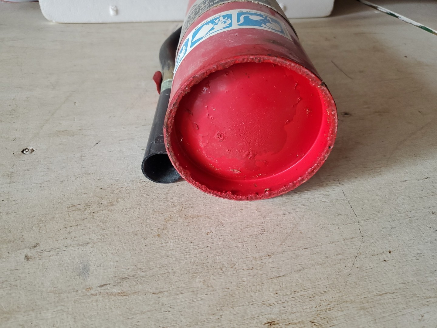 Model 424 Amerex multi-purpose dry chemical 5 pound fire extinguisher NeedsRechg