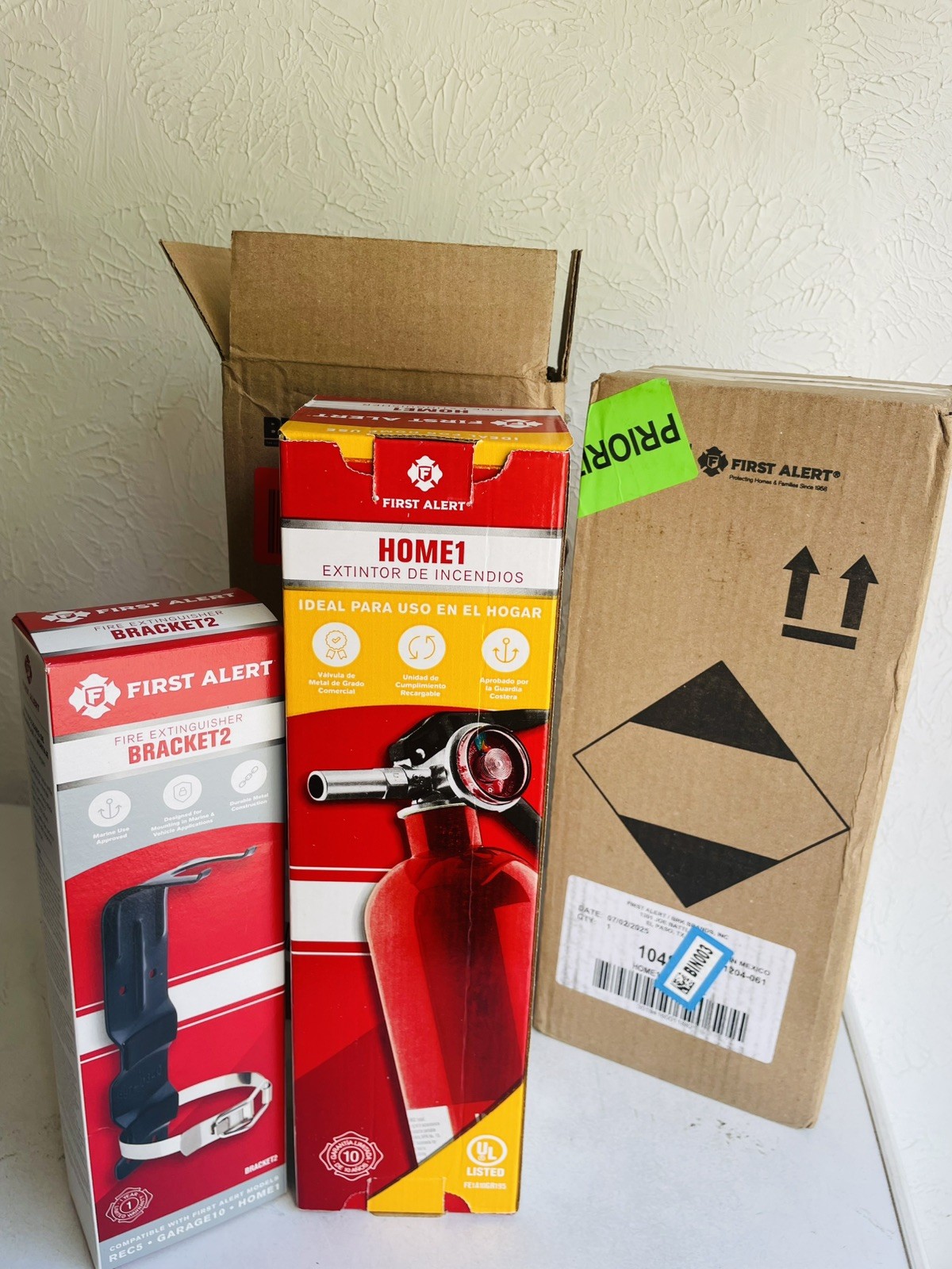 Set of 2 FIRST ALERT HOME1 Fire Extinguisher First Alert + Brackets Bracket2