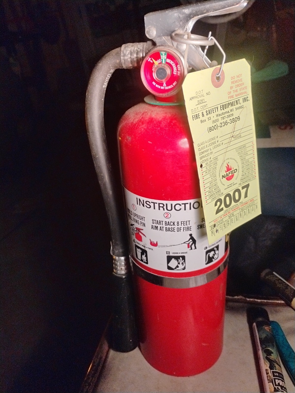 Underwriter Laboratories Dry Chemical Extinguisher. Classification 2-A 10-…