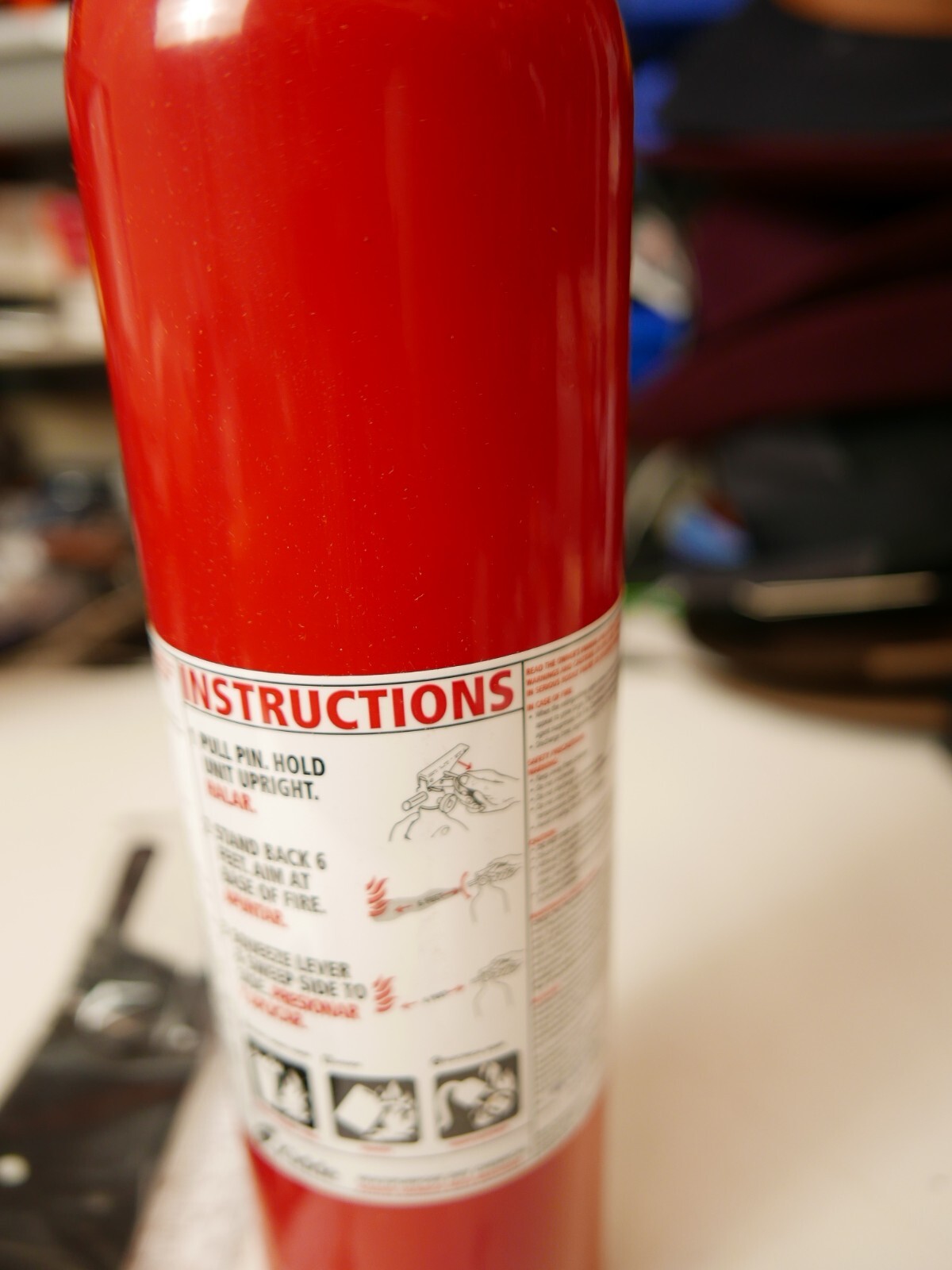 Kidde Pro 2.5 TCM 1 A:10B:c Fire Extinguisher (466227-01) Include wall bracket