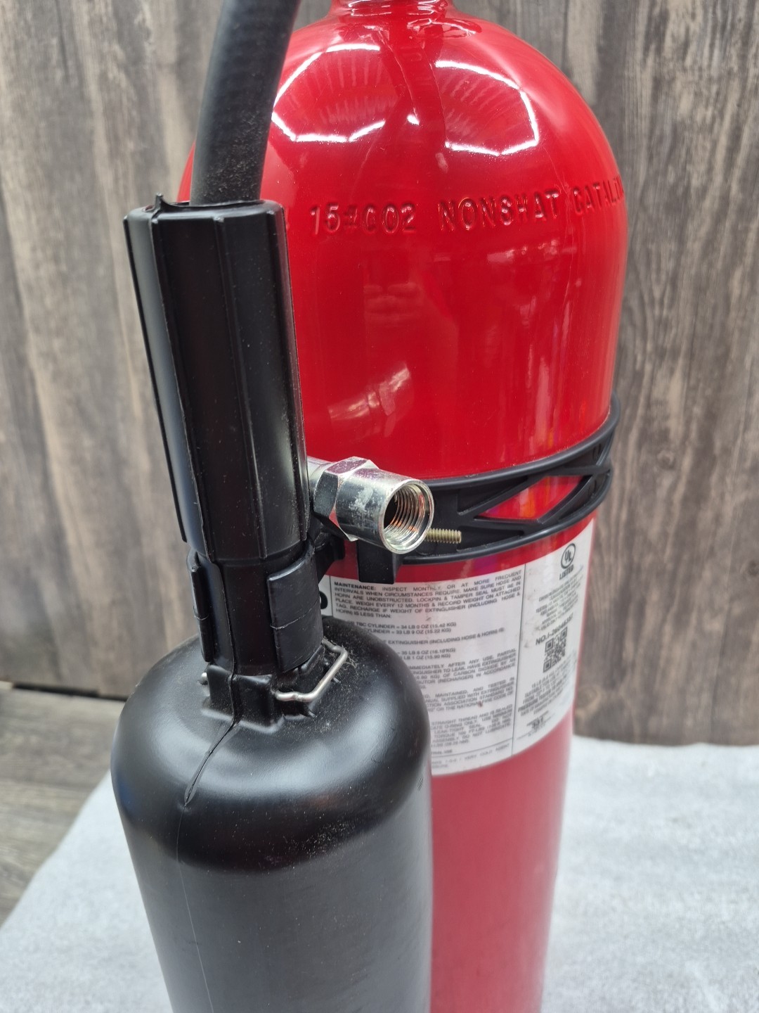 Amerex 331 Fire Extinguisher, 15 Lb Capacity, Class Bc , Ul Rating10b:C ,