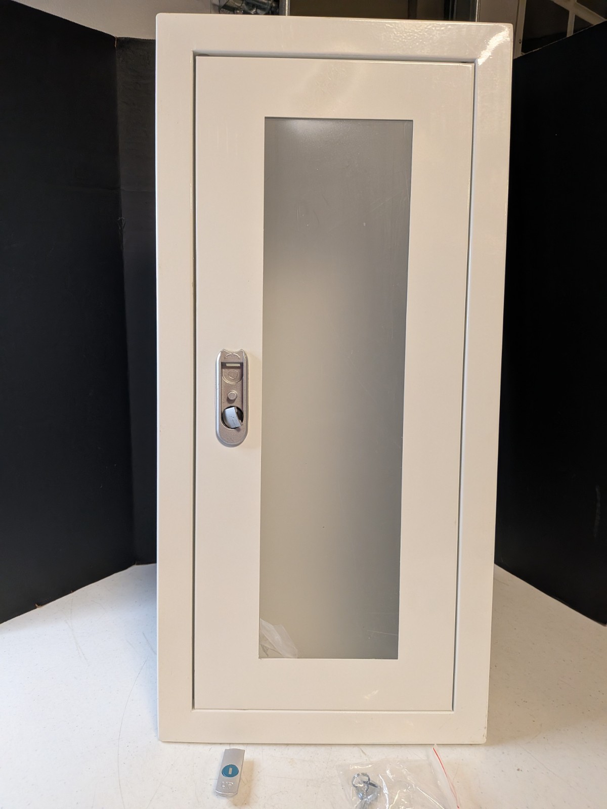 Fire Extinguisher Cabinet, Semi Recessed, 25.25″ In Height, Broken Lock