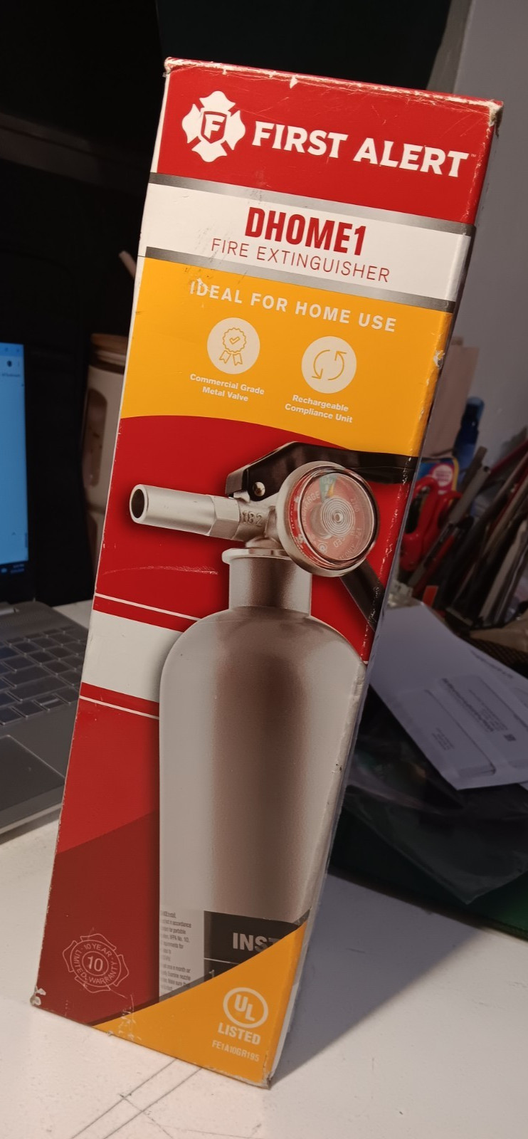 SEALED. First Alert DHOME1 Fire Extinguisher Commercial Grade FE1A10GR195.DEAL