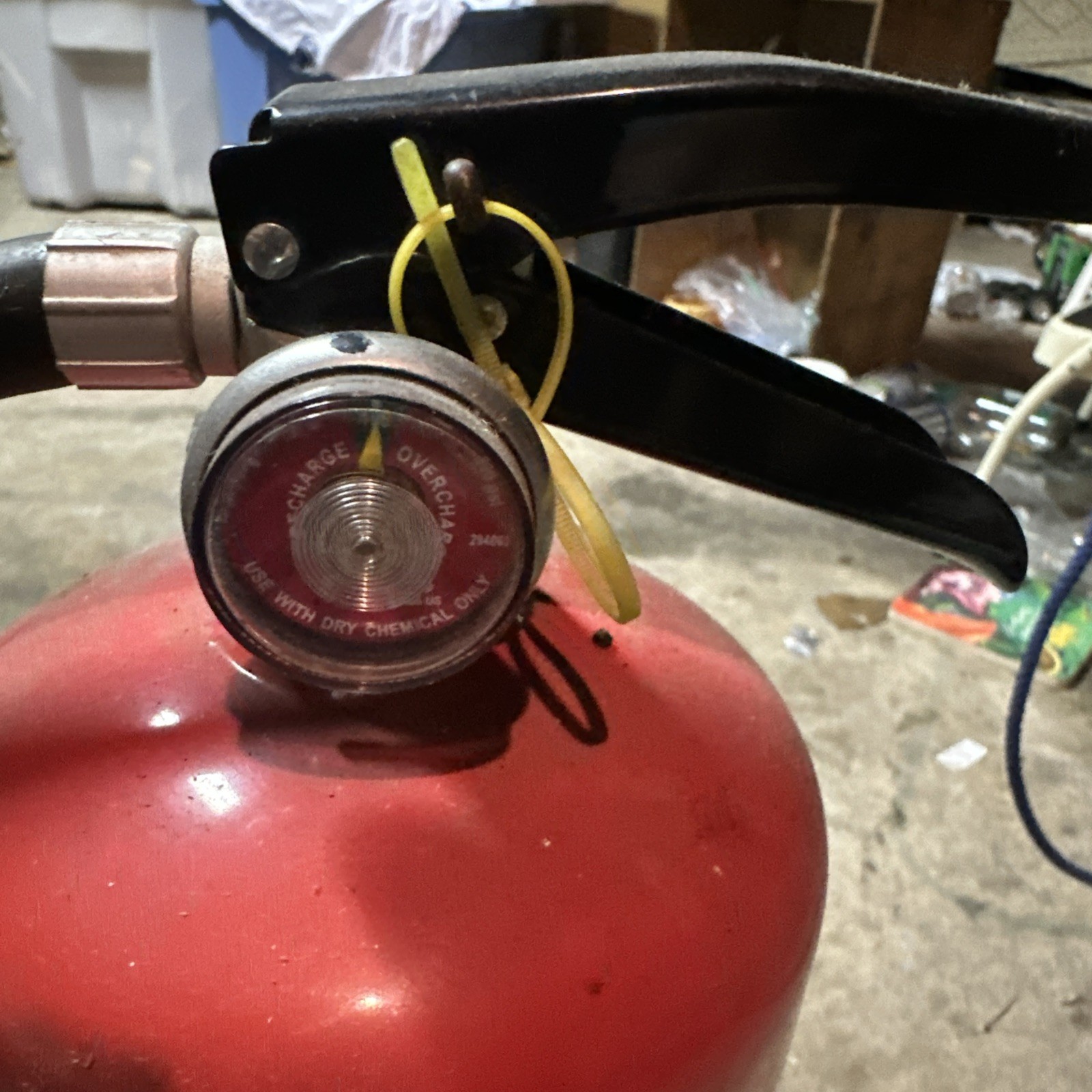 Kidde Pro 460 4-A:60-B:C Multipurpose Fire Extinguisher Rechargeable unit Steel