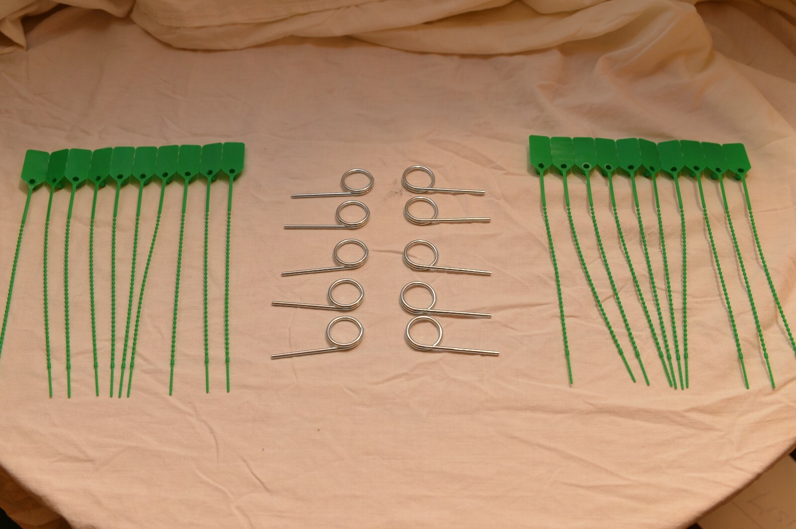 🎯 20 GREEN FIRE EXTINGUISHER TAMPER FLAG SEALS & 10 SAFETY PULL PINS