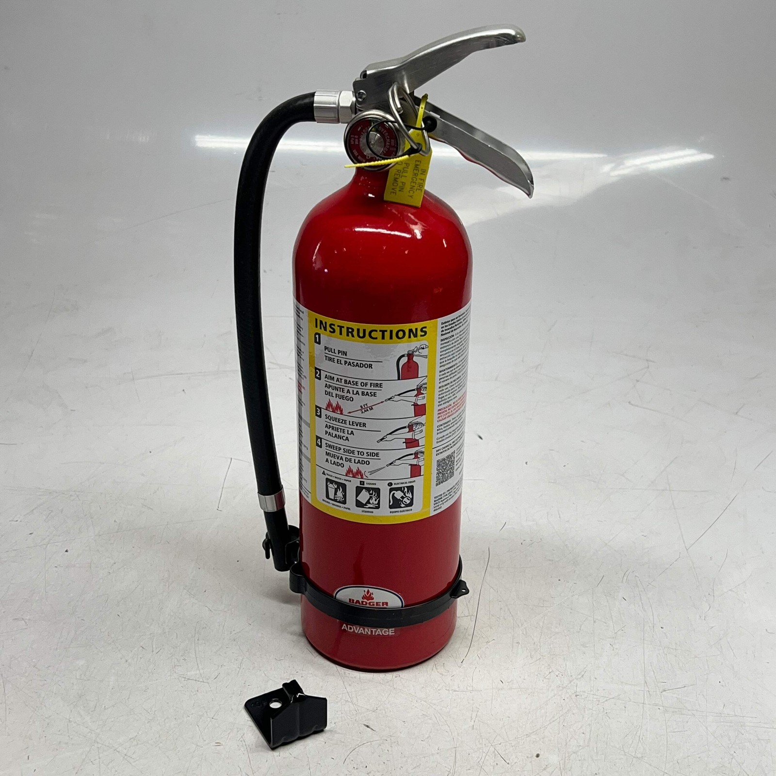 BADGER FIRE PROTECTION Dry Chemical Portable Advance Fire Extinguisher 21007866