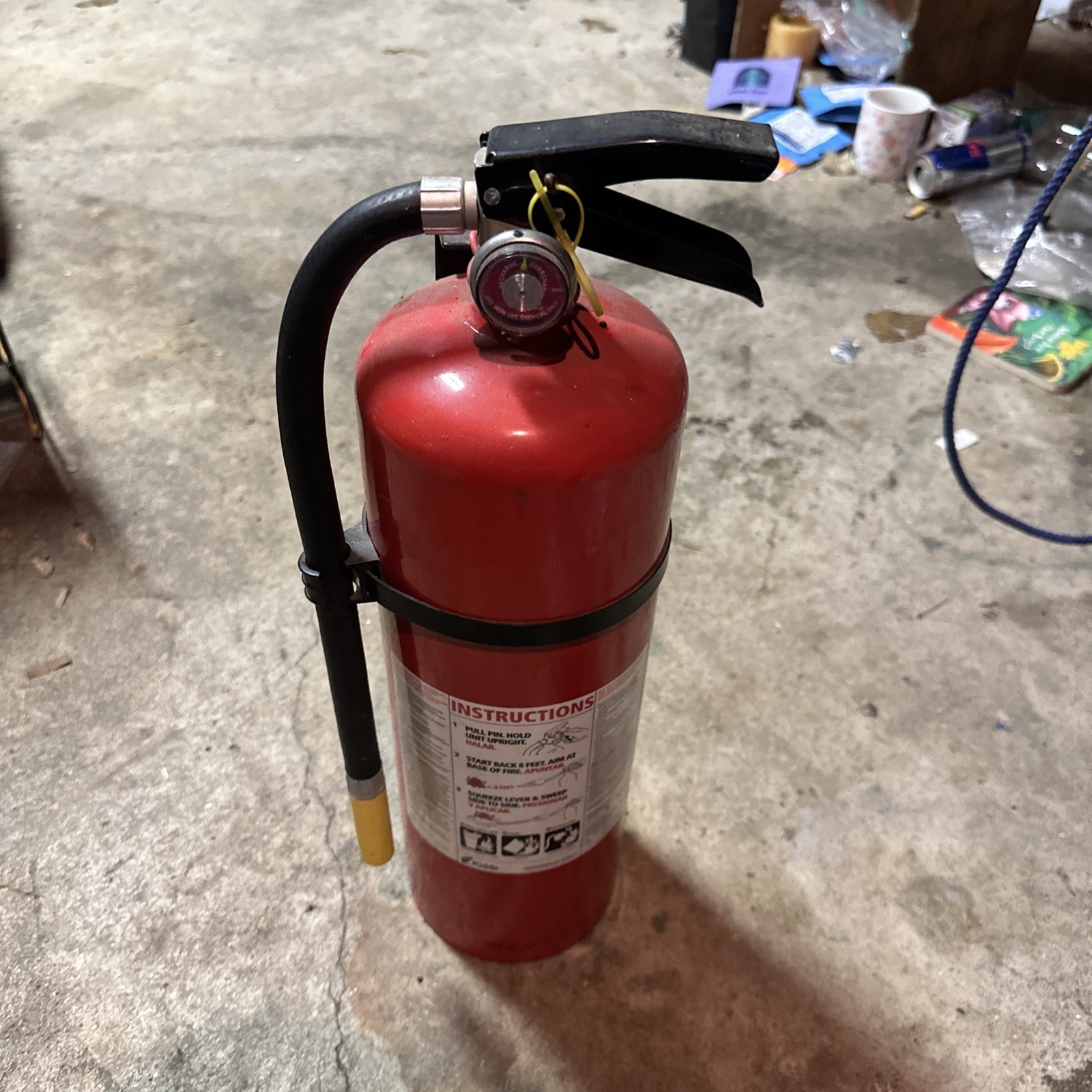 Kidde Pro 460 4-A:60-B:C Multipurpose Fire Extinguisher Rechargeable unit Steel