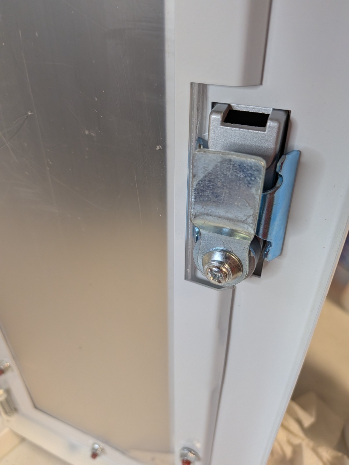 Fire Extinguisher Cabinet, Semi Recessed, 25.25″ In Height, Broken Lock