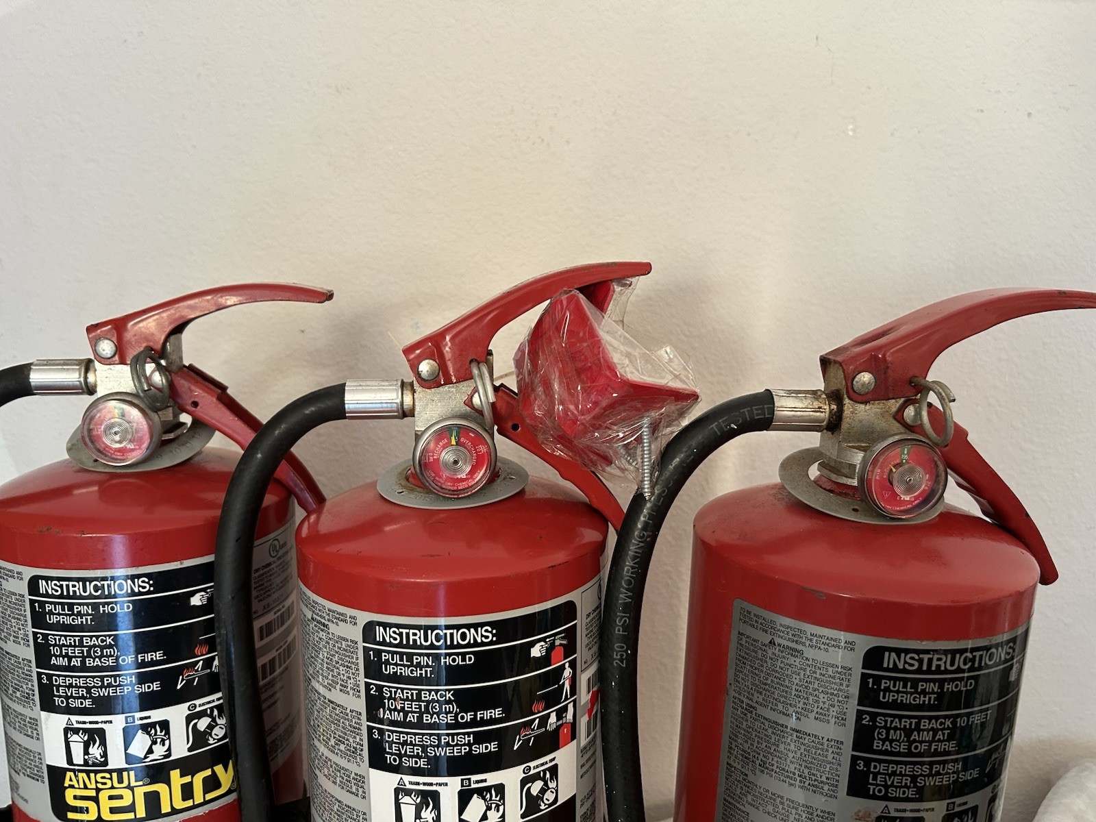 Ansul Sentry A10H Fire Extinguishers Lot of 3 Dry Chemical Model A10H MPN A10H
